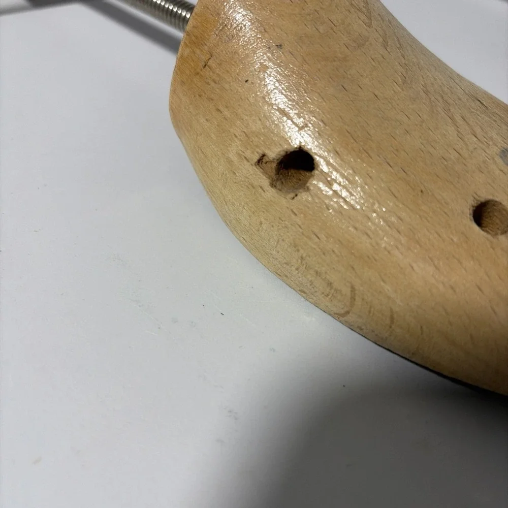 Vintage Wooden Shoe Tree Shaper Pair Wood Metal Spring Beige Unisex Size S 11in